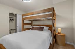 Highland Villa  Near U of A Downtown Tucson - Image 4