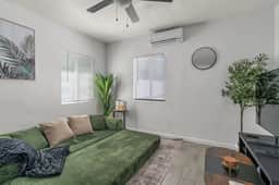 Casa Esmeralda · Cozy · Midtown Gem - Image 4
