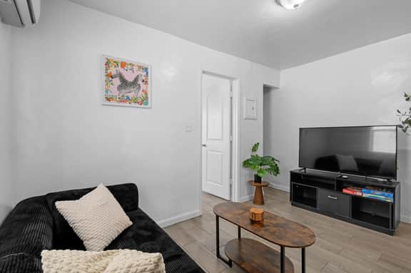 Casa Jay · Cozy Casita · Midtown Gem - Image 4
