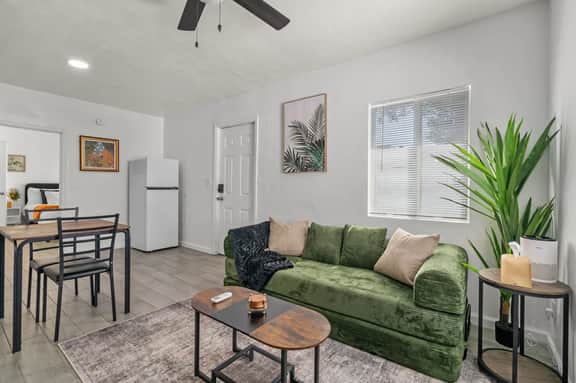 Casa Esmeralda · Cozy · Midtown Gem - Image 5