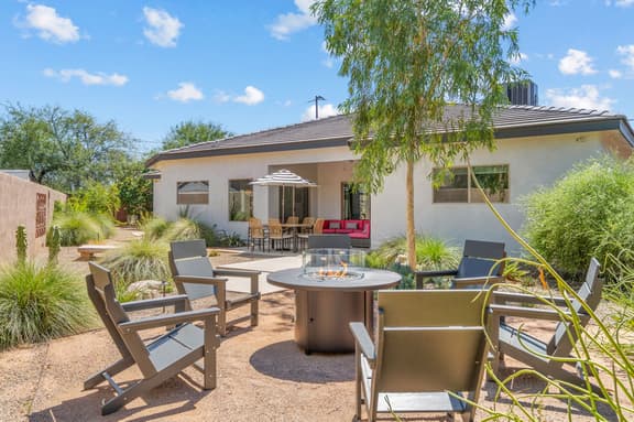 Prana Hacienda Near U of A Fire Pit Garden - Image 1