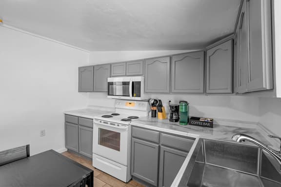 Casa Jay · Cozy Casita · Midtown Gem - Image 1